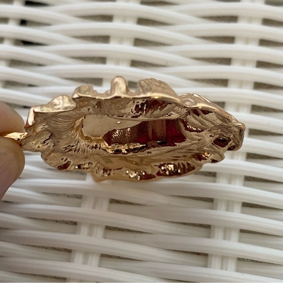 Set of 5 Gold Metal Lion Head Jewelry Pendants - Picture 14 of 17